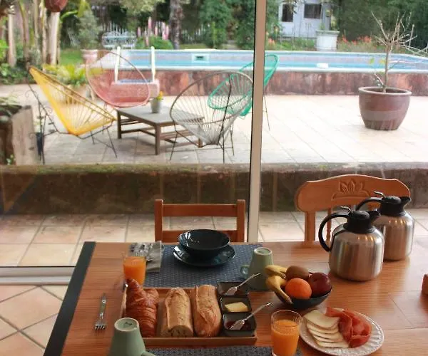 Kapera Πανσιόν